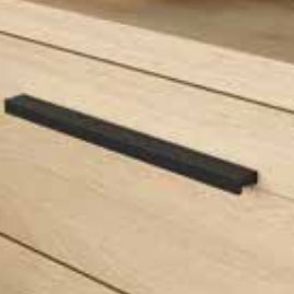 "L" Negro